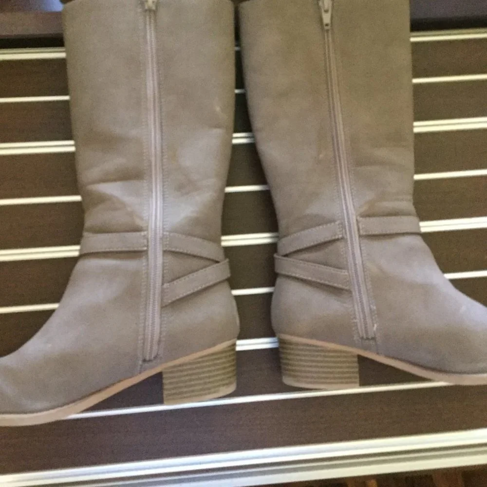 Girls size 3 knee high side zip boots great used condition tan brown in color - Picture 4 of 9